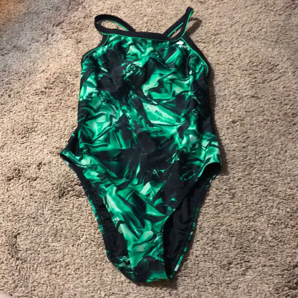 One piece swimming suit